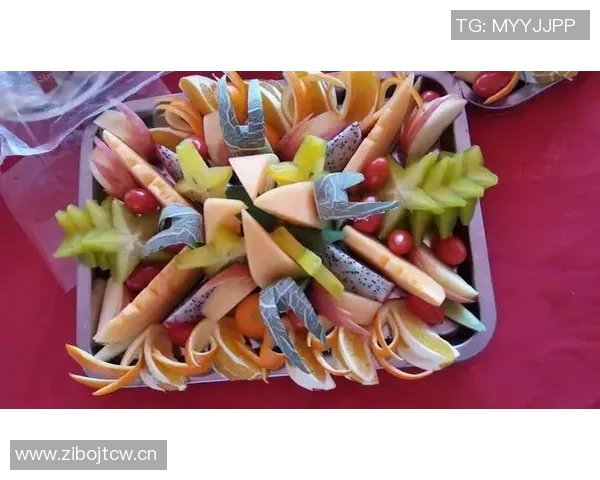 丰盛多彩：水果大餐，搭配创意，让你品尝不一样的味蕾享受